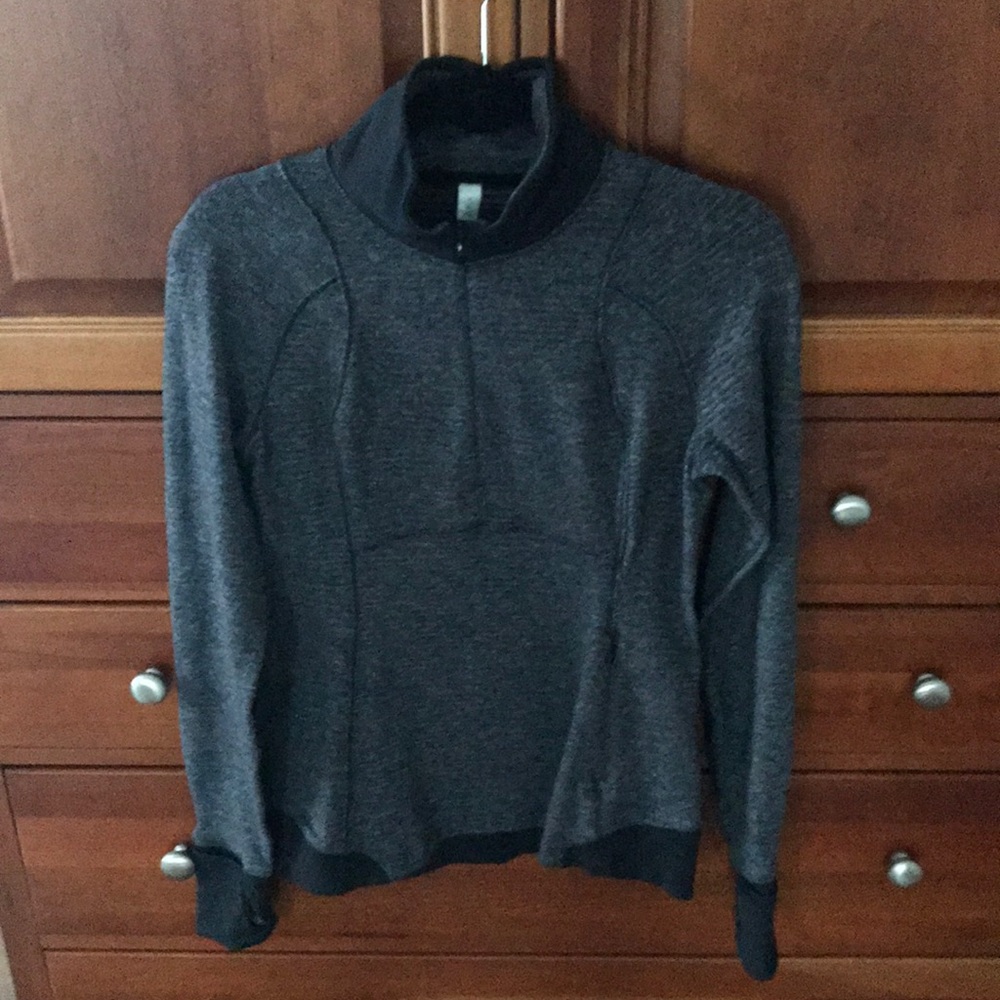 Lululemon Runderful Pullover size 8